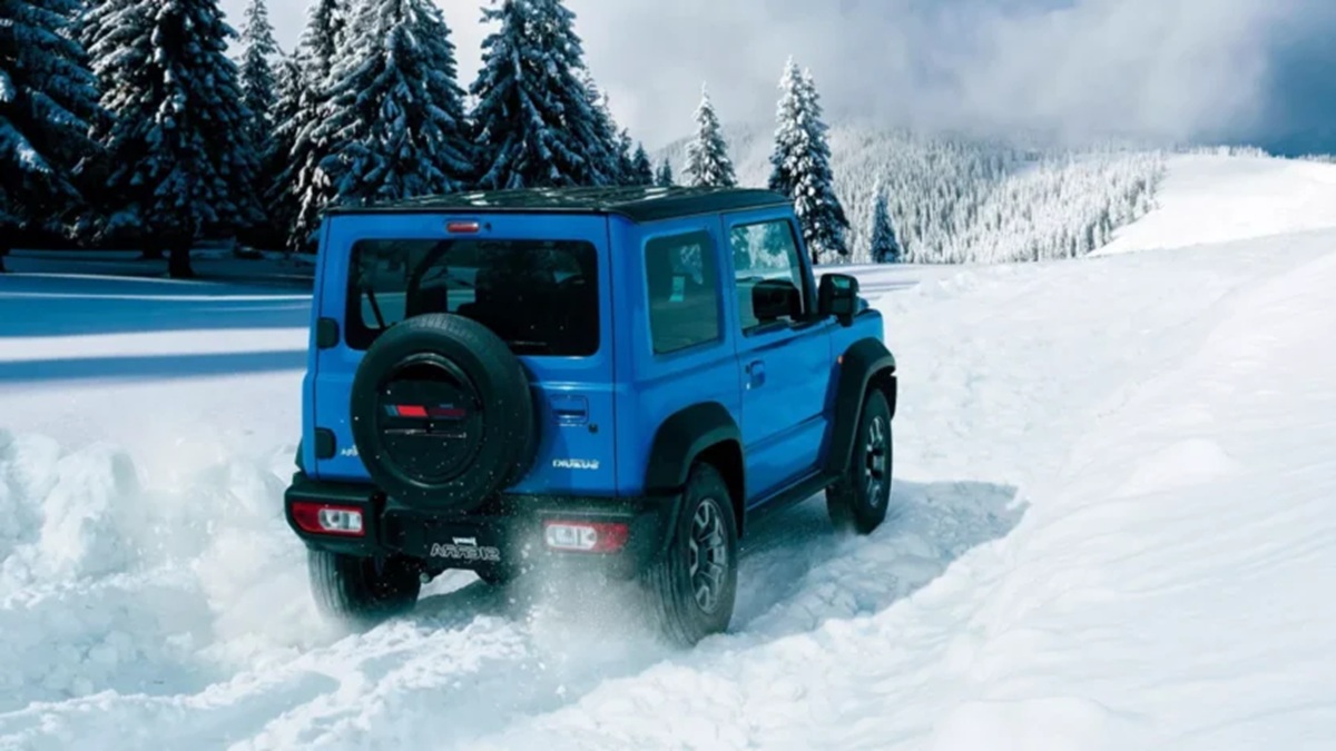 2026 Suzuki Jimny Tanıtıldı: Yenilikler ve Fiyatlarıyla Kompakt Efsane Geri Döndü